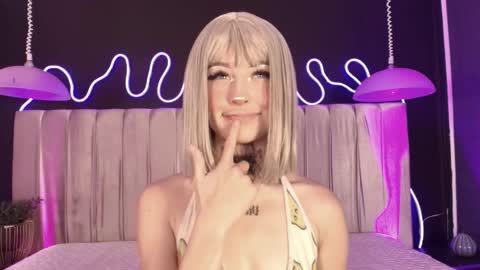 zhally_dee online show from March 5, 7:56 pm