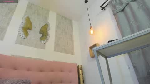 ZHAMIRA  ANDRES online show from September 9, 9:37 pm