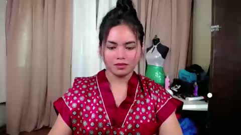 Snapshot of zhillycate chatting on October 5, 1:36 am CATE online show from October 5, 1:36 am