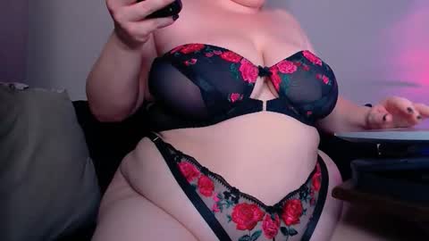 zinacorleone online show from December 17, 7:31 pm