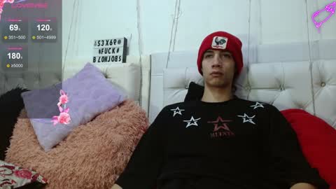 Zion  Bora online show from December 3, 2:31 am