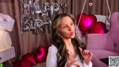 Zlata  Mon Tue Thu Fri Sun Sa GMT 3 0000pm - 0600pm  online show from February 27, 9:35 am