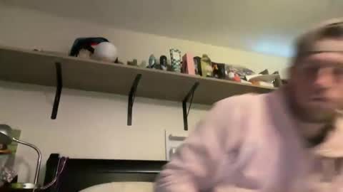 Snapshot of zmac0214 chatting on October 16, 12:05 pm Gregm0419 online show from October 16, 12:05 pm