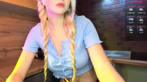 Zoe online show from September 29, 4:39 pm