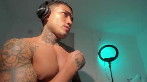 ZOE AND ASTON online show from June 12, 2:10 am