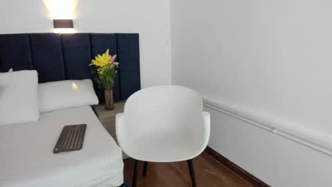 Zoe  online show from December 12, 11:39 am