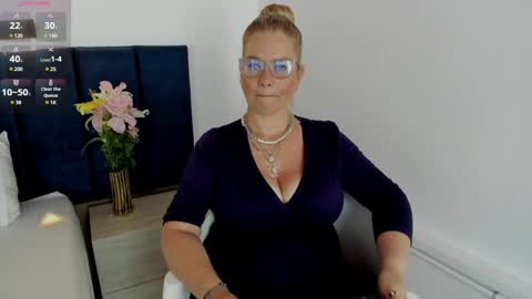 Zoe  online show from December 17, 10:01 am