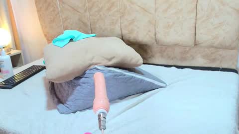 Zoe online show from November 18, 1:14 pm