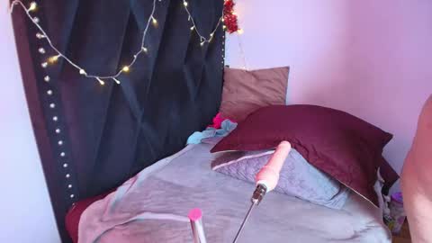 Zoe online show from December 18, 1:39 pm