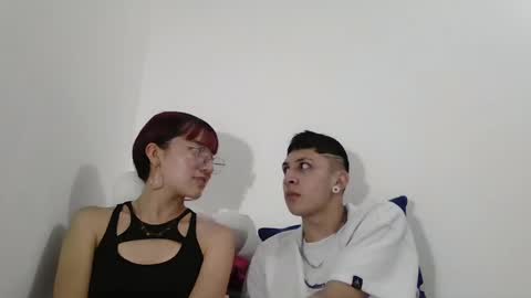 zoe_jhon18 online show from September 16, 6:05 am