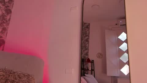 zoe_mhendez online show from July 11, 12:41 pm