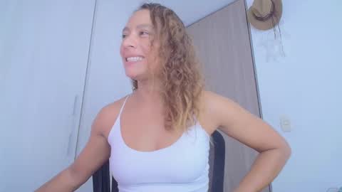 zoe online show from March 14, 4:00 pm