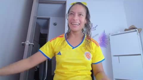 zoe online show from June 17, 11:32 pm