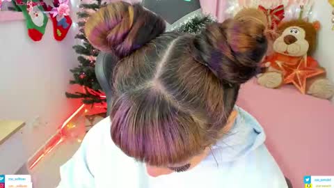 zoe_sullivan_ online show from November 20, 10:25 am