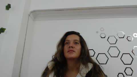 Carolina online show from November 29, 9:33 pm