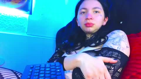 zoee jhonnyy online show from June 4, 5:24 am