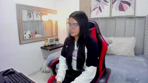zoee_jhonson online show from June 9, 7:46 pm