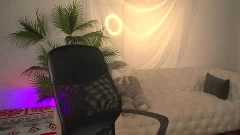 ZOE online show from May 7, 5:36 am