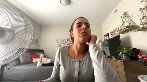 Snapshot of zoel87 chatting on October 23, 6:09 pm LovelyLatin25 online show from October 23, 6:09 pm