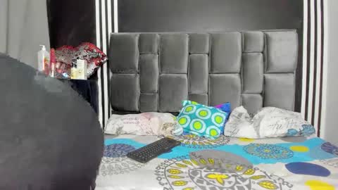 zoerouse_hot online show from December 14, 9:43 pm