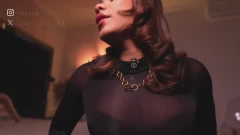 zoevidal_ online show from March 18, 12:11 pm