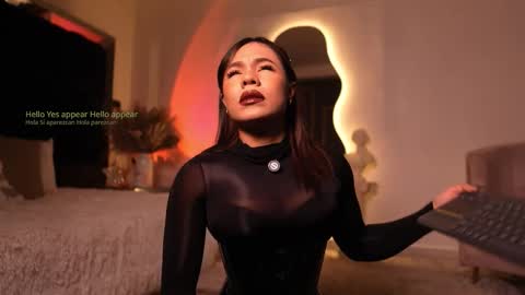 zoevidal_ online show from November 16, 12:18 pm