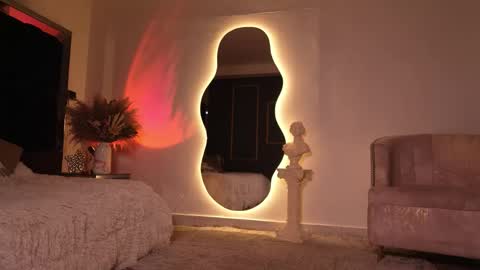 zoevidal_ online show from December 3, 11:55 am