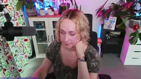 Zoey Ryan online show from November 11, 6:32 pm