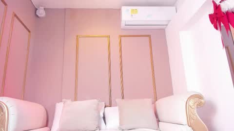 Z O E online show from December 18, 12:22 pm