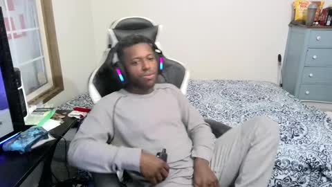 zoneingout online show from December 26, 9:26 pm