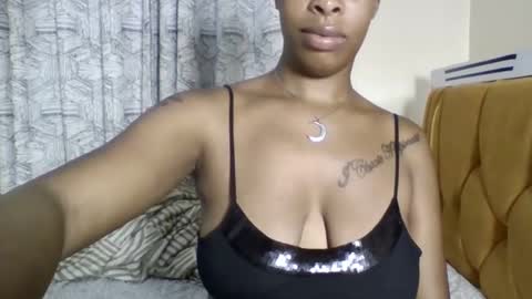 zurivelvetstudio online show from February 1, 1:02 am