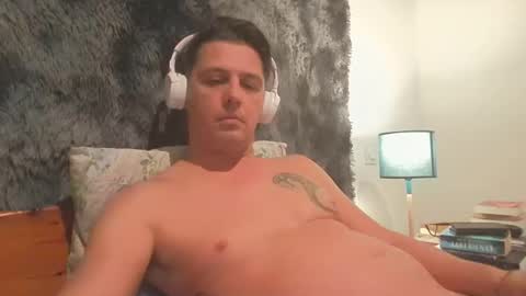 Artnoyz Shower online show from September 24, 9:54 pm