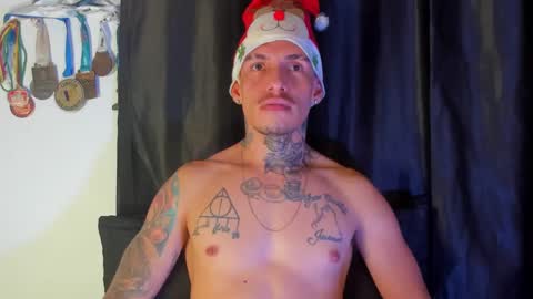 Snapshot of zyongarcia2020 chatting on December 21, 1:26 am zyon garcia online show from December 21, 1:26 am