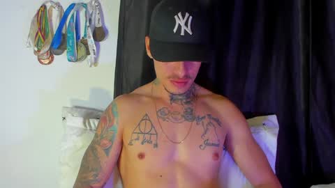 Snapshot of zyongarcia2020 chatting on January 28, 12:36 am zyon garcia online show from January 28, 12:36 am