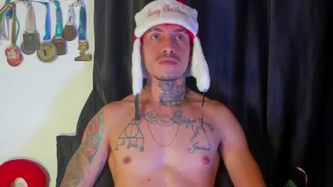 Snapshot of zyongarcia2020 chatting on December 11, 2:30 am zyon garcia online show from December 11, 2:30 am