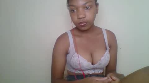 zyraelle_01 online show from May 21, 11:28 am
