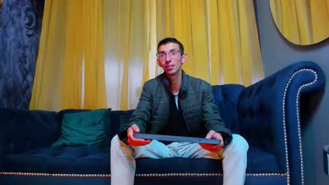 Zyro Nigth online show from January 8, 7:31 pm