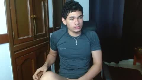 Snapshot of zyrosxk chatting on October 21, 6:40 am antonio felipe online show from October 21, 6:40 am
