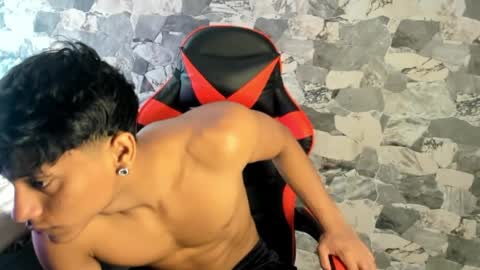 zyzz_1812 online show from May 6, 7:09 pm